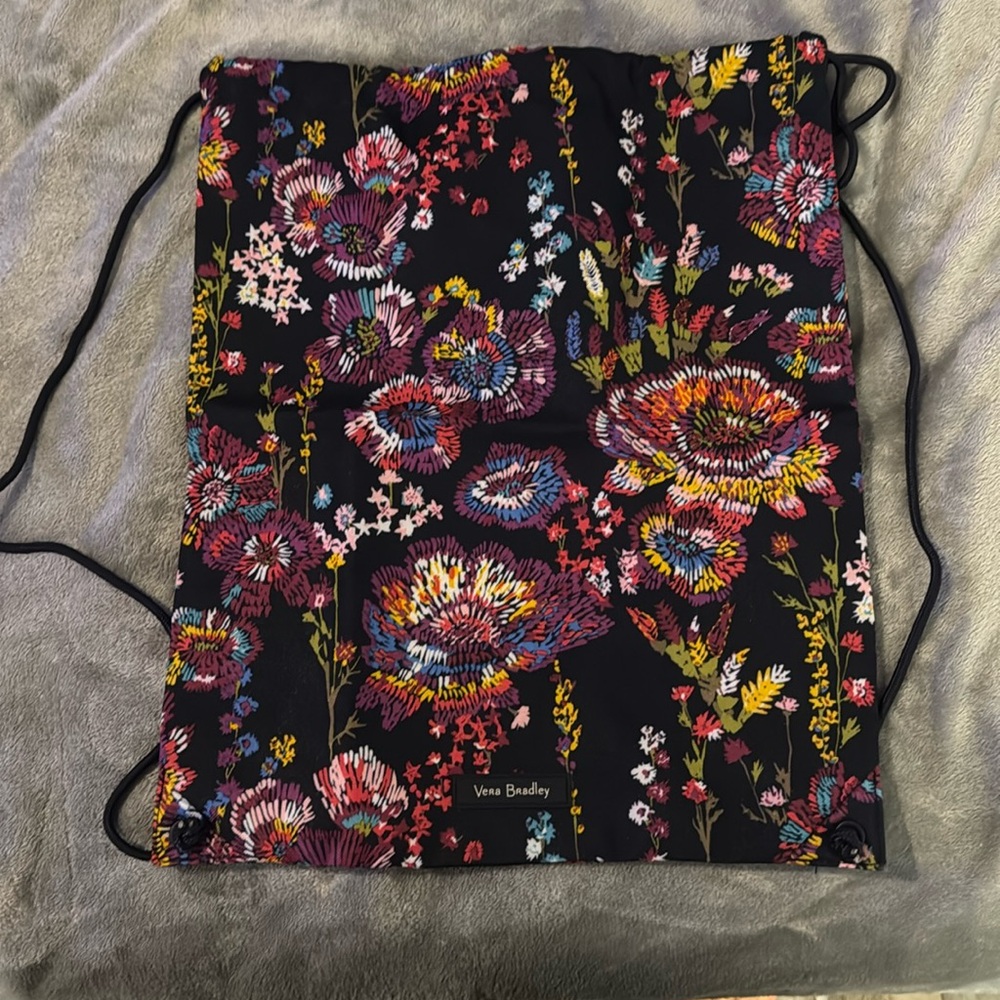 Vera Bradley cinch sack in midnight wildflower